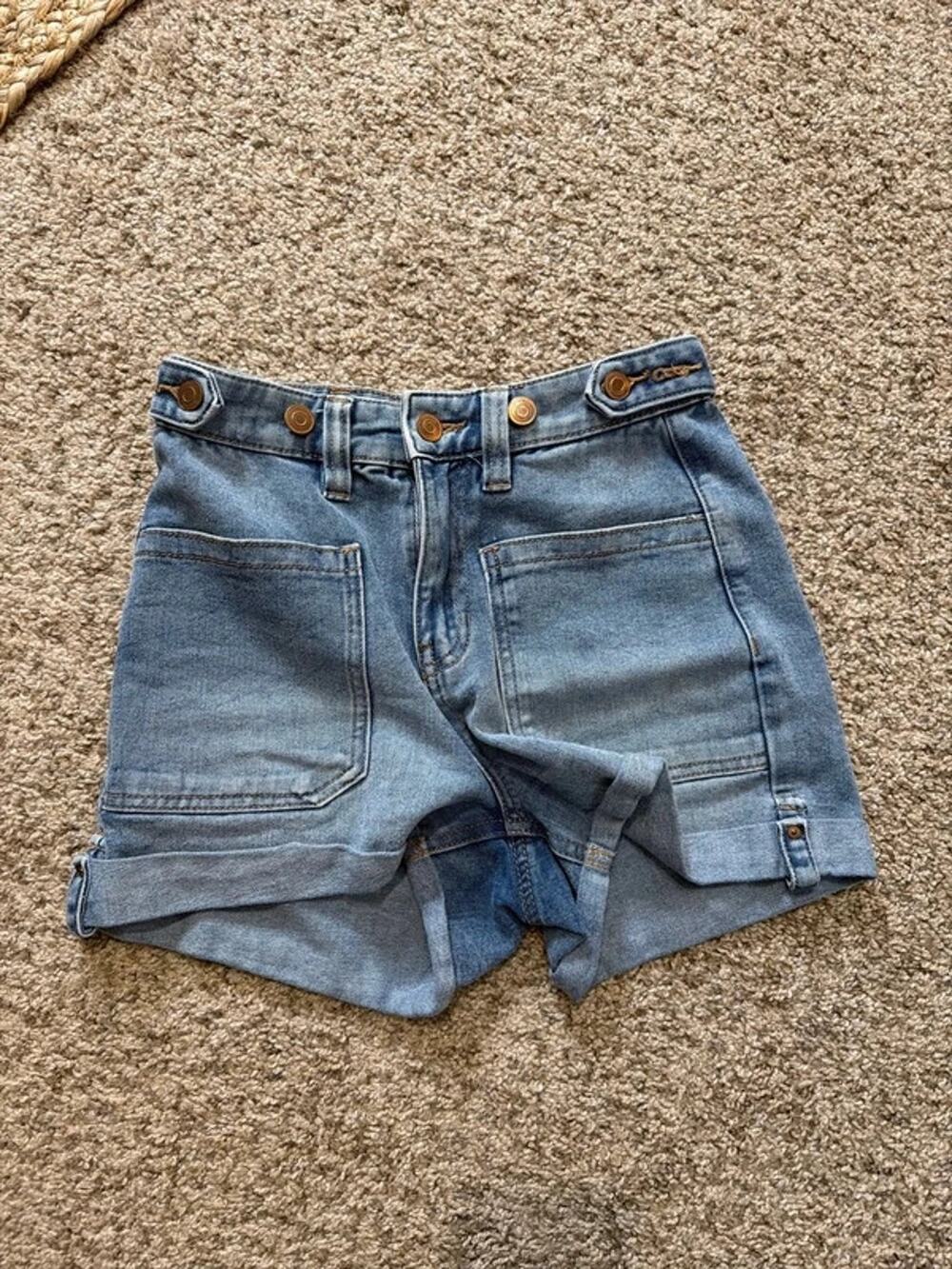 BCBGeneration hi Rose tab waist short 25 3508